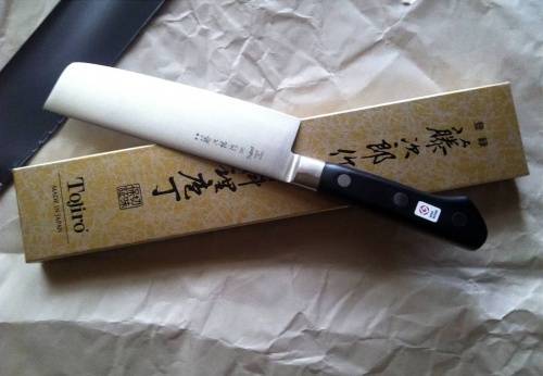 31 Tojiro Кухонный нож для овощей Накири фото 4