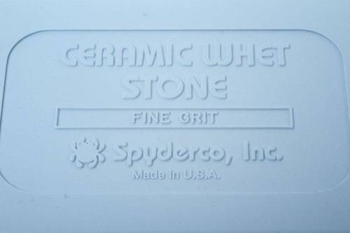 746 Spyderco Керамический камень (alumina ceramic) BENCH STONE FINE фото 5