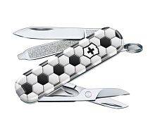 Складной нож Victorinox Classic LE2020 World Of Soccer можно купить по цене .                            